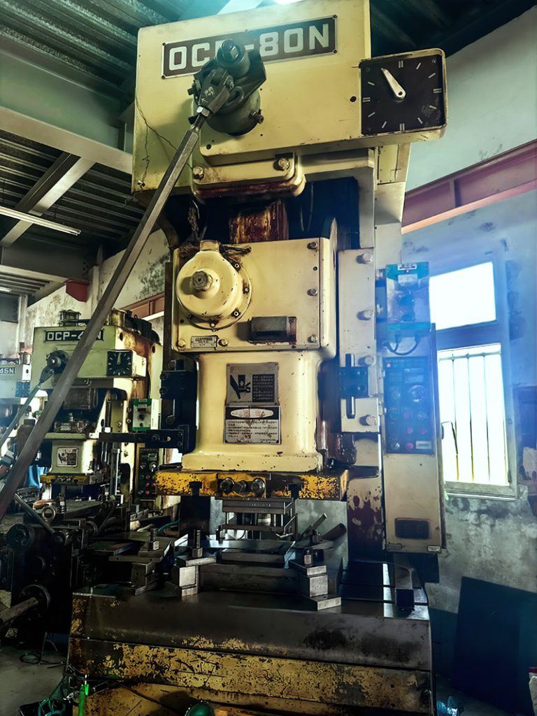 彰化縣-耀德工業-模具開發-提供一站式製造 從設計到量產_生活五金-廠房設備-沖床機台